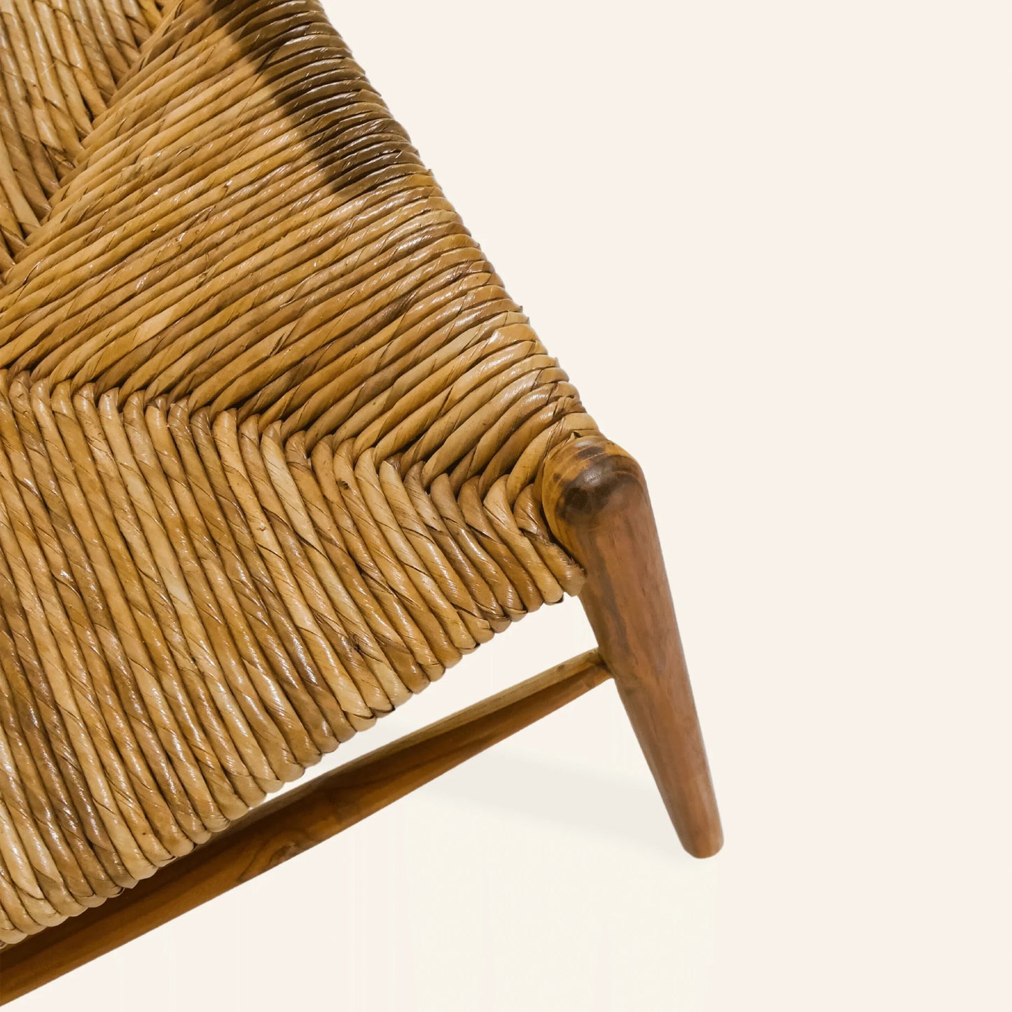 Chaise wishbone en teck et écorce de bananier - CRUSOË