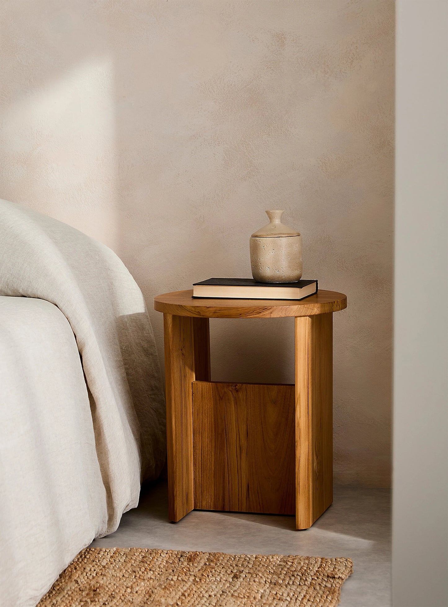 Tabouret en teck Nika