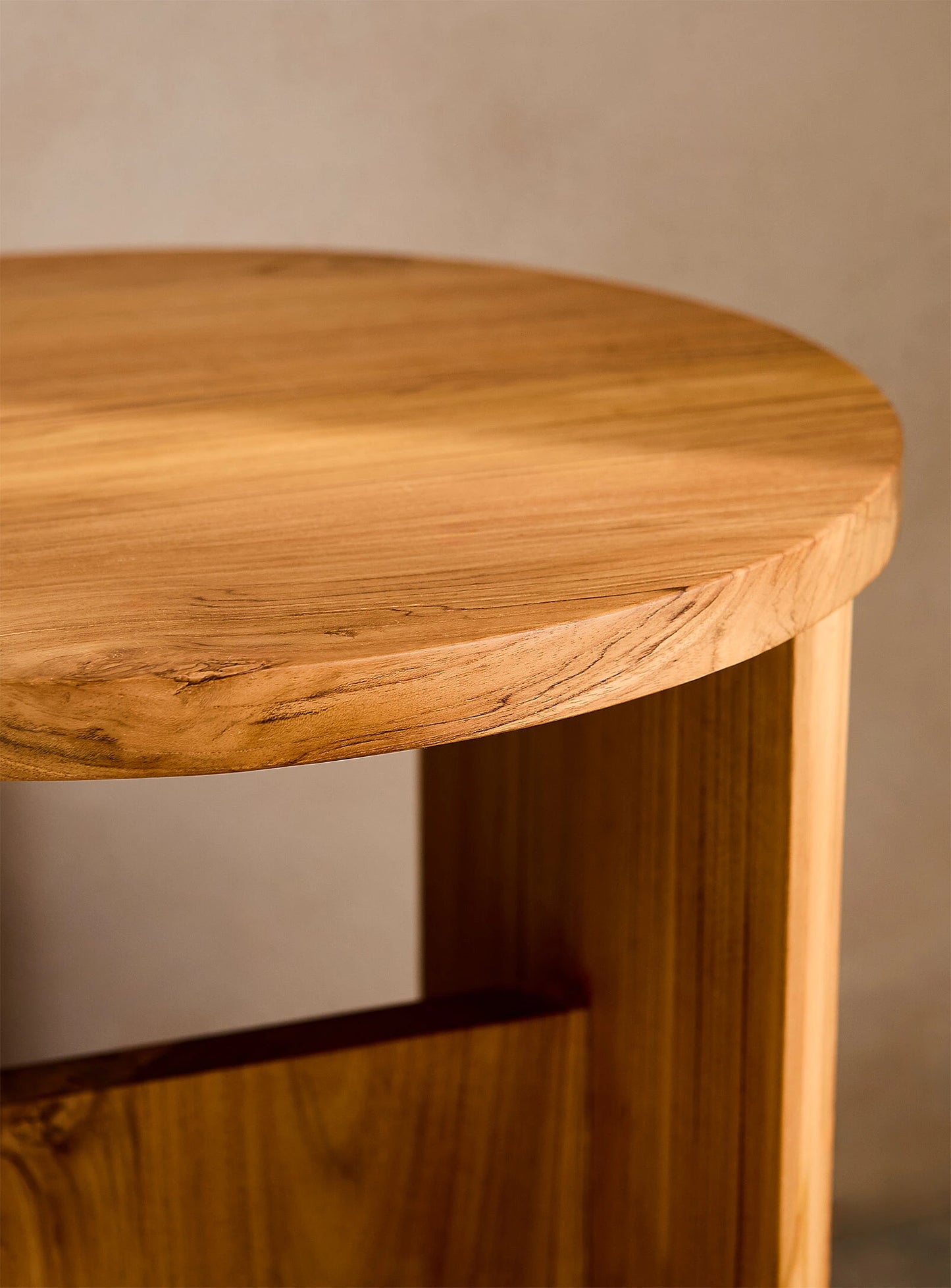Tabouret en teck Nika
