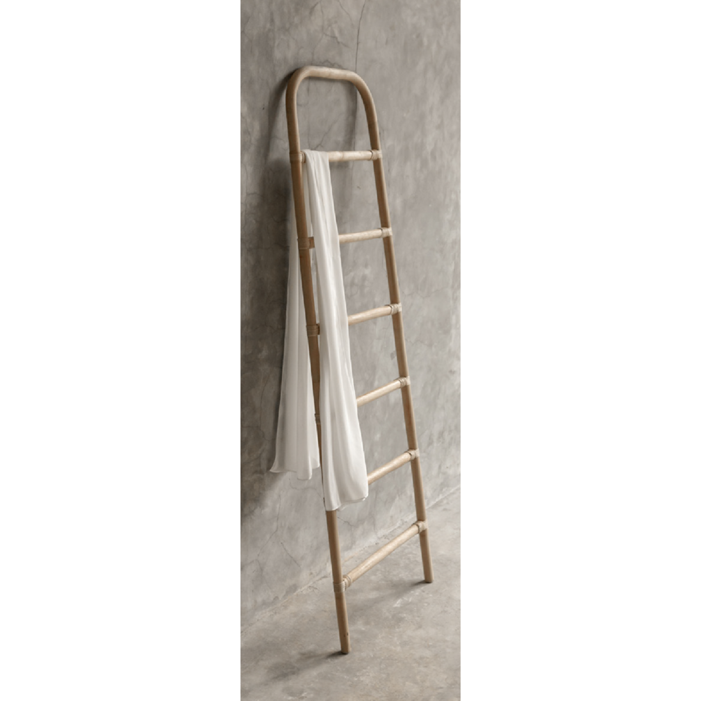Rattan Crown Ladder