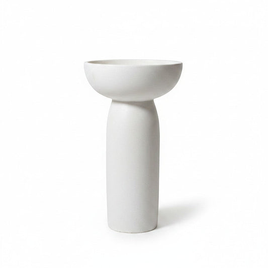 CRUSOË white sculptural pedestal table with a wide shallow bowl on a cylindrical base, modern design.