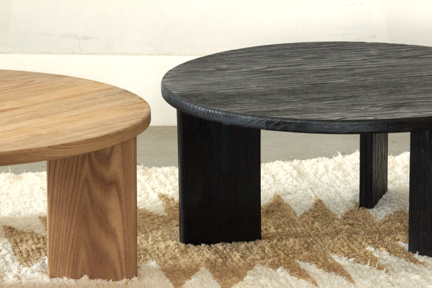 Tuscany coffee table / Black or Natural