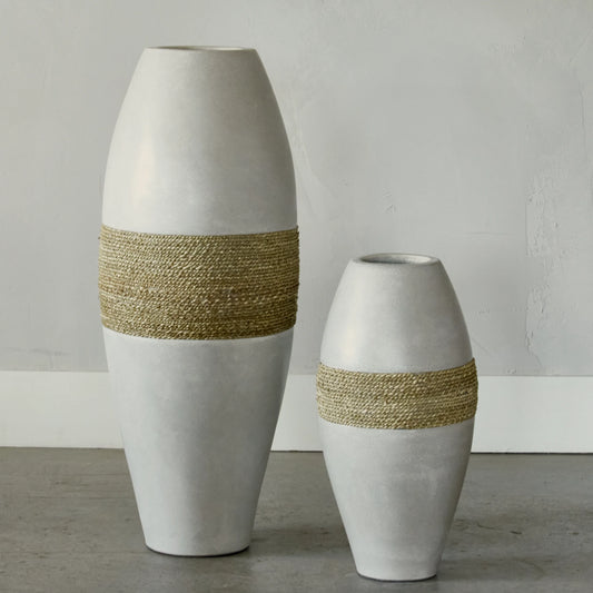 Large decorative vase in cement and sea grass